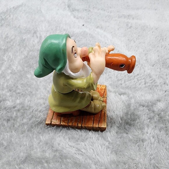 Snow White and the Seven Dwarves Disney 65th Anniversary Enesco Figure Sleepy - Picture 2 of 5